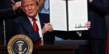 Ex-prosecutor alarmed as Trump admin declares Presidential Records Act unconstitutional