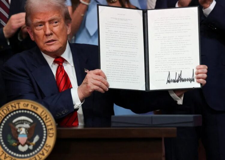 Ex-prosecutor alarmed as Trump admin declares Presidential Records Act unconstitutional