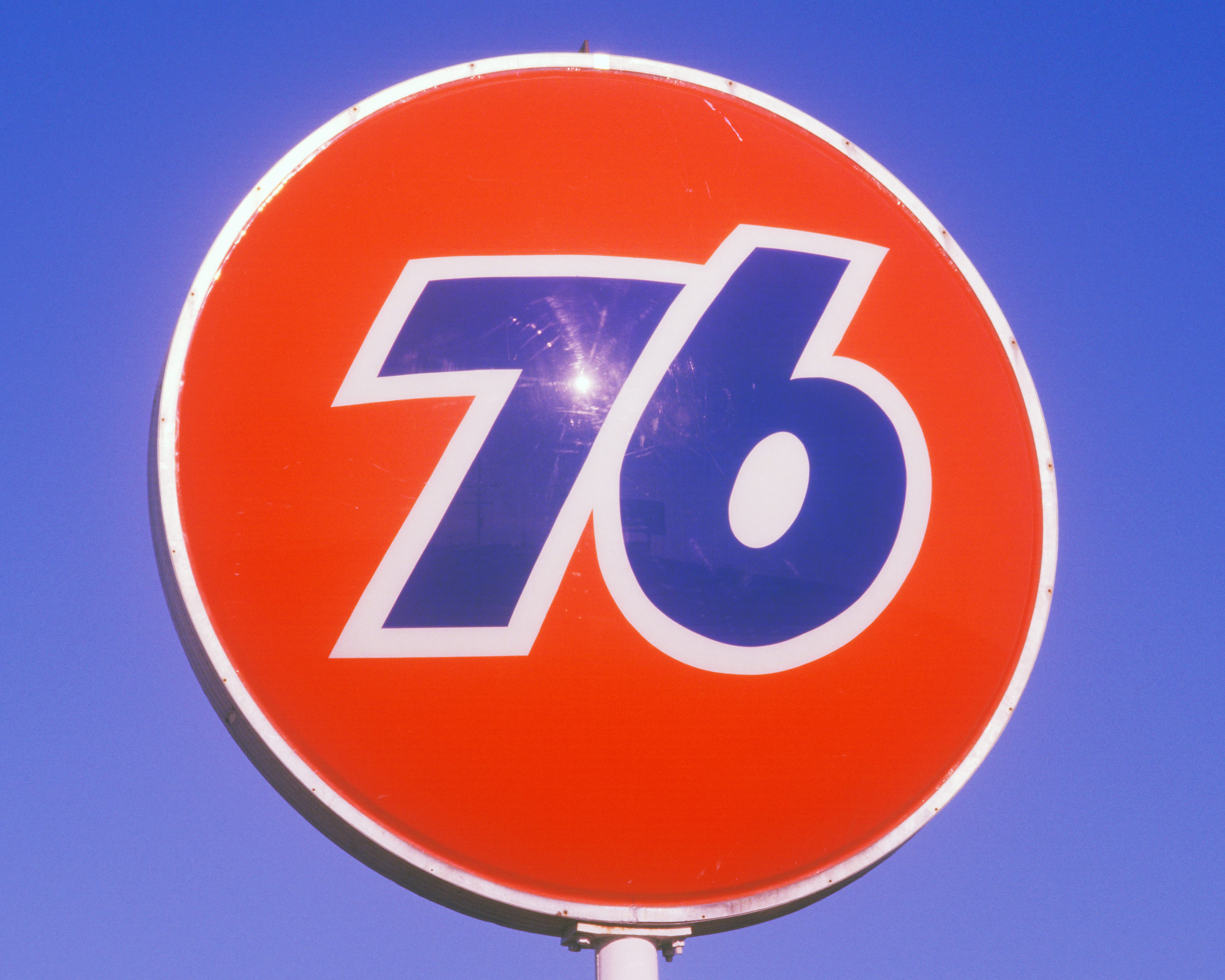 2026_04_11_The Romance of the Gas-Station Sign_4.jpg