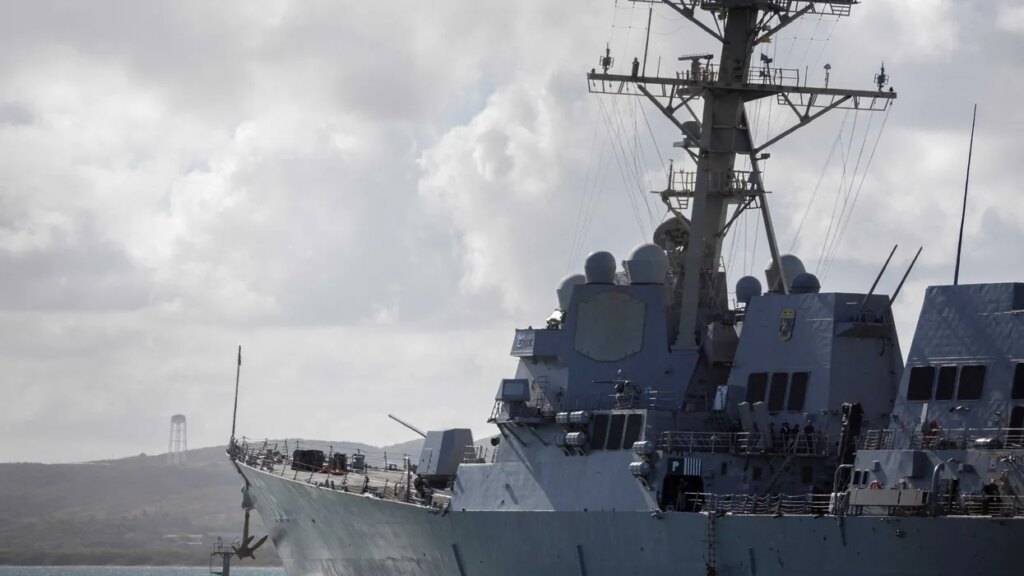 Iran threatens to attack US destroyer near Strait of Hormuz ‘within 30 minutes’: report