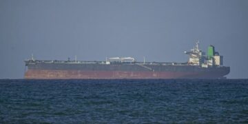 Three oil supertankers appear to make move through Hormuz