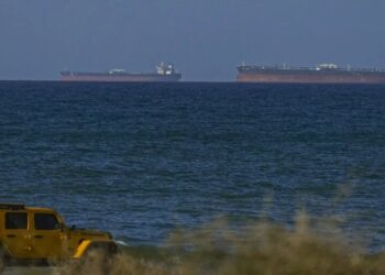 U.S. Navy attempts to cross Hormuz; accounts differ on what ensued