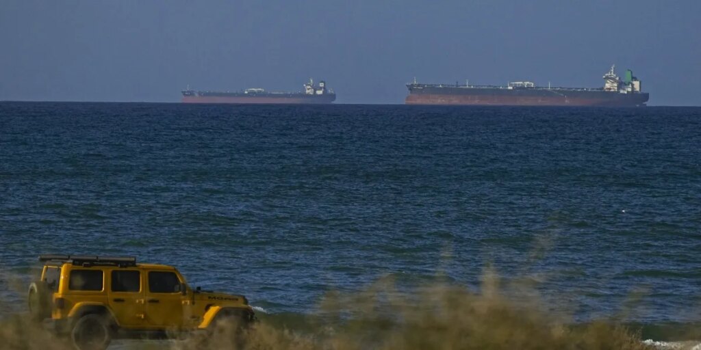 U.S. Navy attempts to cross Hormuz; accounts differ on what ensued