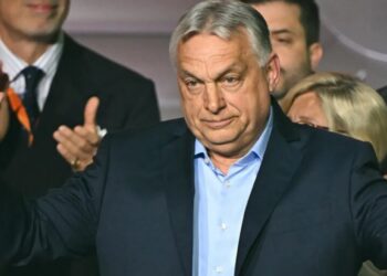 Hungarian voters oust Viktor Orbán, a close ally of Trump and Putin, despite late campaign push from JD Vance