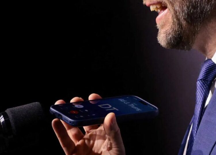 White House insider admits Trump is ‘imploding’ — and he’s taking JD Vance ‘down with him’