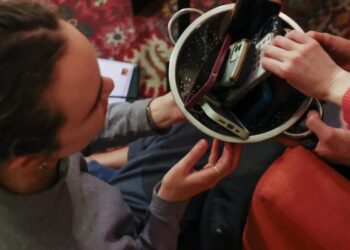 Meet the millennial and Gen Z ‘attention activists’ who are trying desperately to unplug from their phones