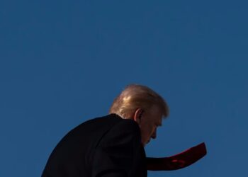 Trump’s Stuck in a Bind of His Own Making