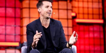 This CEO pirated video games as a teen and became a hacker for the Air Force. Now he’s built a $3 billion cyber firm 