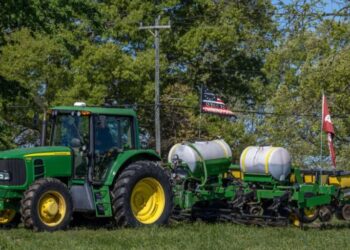 The Iran war’s fertilizer shock is hammering American farmers and 70% can’t afford what they need for this year’s growing season