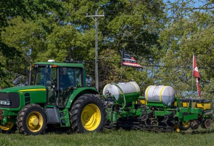 The Iran war’s fertilizer shock is hammering American farmers and 70% can’t afford what they need for this year’s growing season