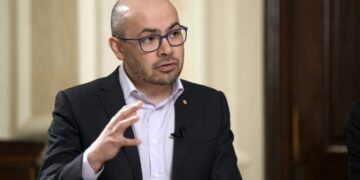 Forget the chatbot wars. Google DeepMind CEO Demis Hassabis is thinking about something far bigger