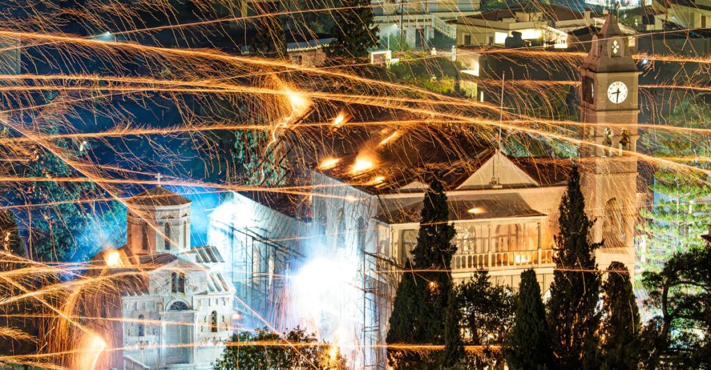 Photos of the Week: Glacier Performance, Gorilla Birthday, Moon Return