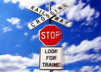 Tesla Driver Alarmed as FSD Takes Him Directly Into the Path of an Oncoming Train