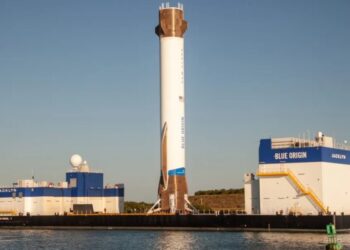 Blue Origin launches New Glenn, suffers issue deploying craft