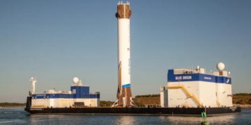 Blue Origin launches New Glenn, suffers issue deploying craft