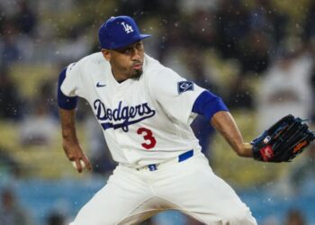 Dodgers put struggling closer Edwin Díaz on injured list, recall Jake Eder