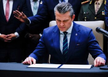 Hegseth’s firing of army general amid war with Iran sparks concern in the White House