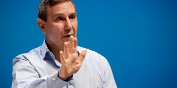 70% of people believe at least one divisive health claim. Science needs a new playbook