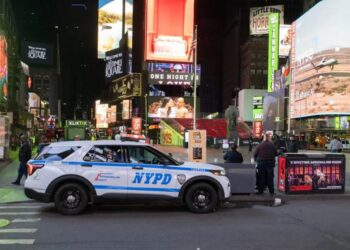 6-month-old baby girl found abandoned in Times Square: NYPD