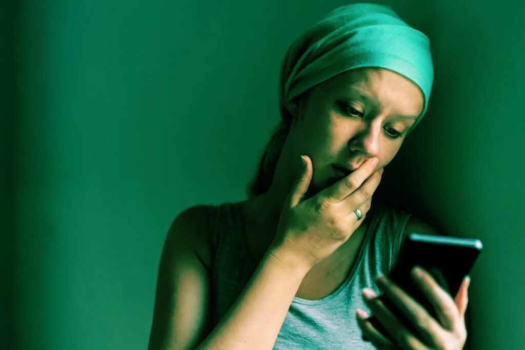 AI Chatbots Telling Cancer Patients to Try Useless Woo-Woo Treatments Instead of Chemotherapy