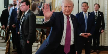 GOP strategist pans Trump’s airline bailout on CNN: ‘We should allow them to fail’