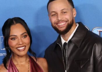 Stephen and Ayesha Curry talk about the one habit that separates good business leaders from great ones