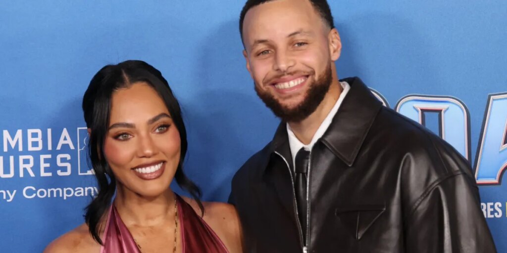 Stephen and Ayesha Curry talk about the one habit that separates good business leaders from great ones