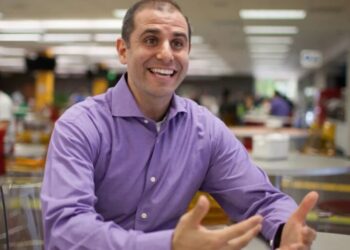 LinkedIn’s new CEO Daniel Shapero says the company you keep has a bigger impact on your career than job titles