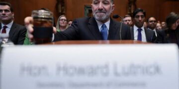 ‘Despicable’: Howard Lutnick mocked by onlookers after being busted again for blatant lie