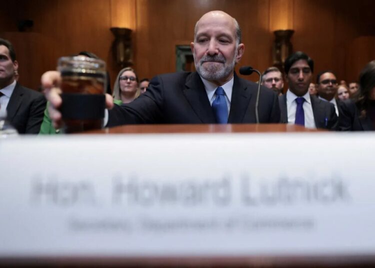 ‘Despicable’: Howard Lutnick mocked by onlookers after being busted again for blatant lie