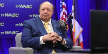 Billionaire John Catsimatidis celebrates first weekend as minor-league baseball manager
