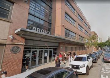 NYC high school dean allegedly ‘rubbed his genitals’ on teen after pinning her to desk: cops