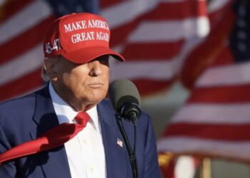 Trump using old playbook tactic to scare voters ahead of midterms: analysis