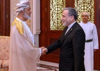 Iran’s foreign minister returns to Pakistan as Islamabad races to save U.S. ceasefire talks while Tehran seeks Hormuz toll with Oman