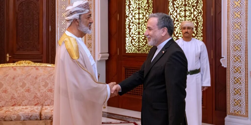 Iran’s foreign minister returns to Pakistan as Islamabad races to save U.S. ceasefire talks while Tehran seeks Hormuz toll with Oman