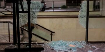 Questions mount as journalists stroll through DC shooting site unrestrained