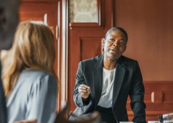 HR leaders are going quiet on the topics that matter most. This author has a fix