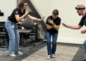 Video Shows NASA Astronaut Struggling to Walk After Journey Around the Moon