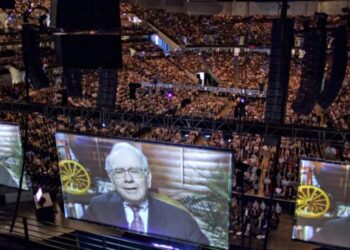 Before Berkshire’s big meeting Saturday, revisit 60 years of Warren Buffett’s best investing tips