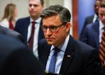 Republican lawmakers ‘unraveling’ as Mike Johnson faces ‘absolutely brutal week’: report