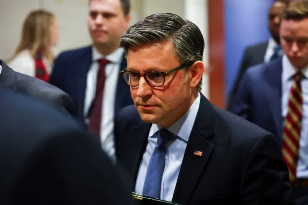 Republican lawmakers ‘unraveling’ as Mike Johnson faces ‘absolutely brutal week’: report