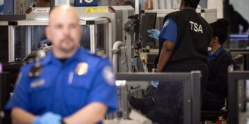 As Shutdown Drags On, DHS Warns Over 1,000 TSA Officers Have Left Jobs—and Staffers Are Set to Go Unpaid Again
