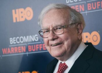 From Warren Buffett to Tim Cook, these 5 Fortune 500 legends all share the same childhood job
