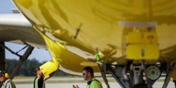 Spirit Airlines ‘days’ from running out of cash as creditors resist Trump buyout: report