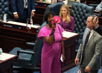 Fuming Dem armed with bullhorn derails red state legislative proceedings