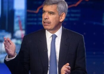 The global economy has a month—eight weeks at most—to avoid a recession, warns top economist