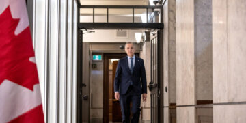 Seeking 1 Trillion Dollars, Carney Invites Investors Summit to Canada