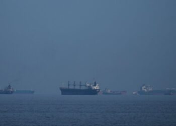 Strait of Hormuz Open During Lebanon Cease-Fire, but U.S. Blockade on Iran Remains