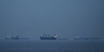 Strait of Hormuz Open During Lebanon Cease-Fire, but U.S. Blockade on Iran Remains