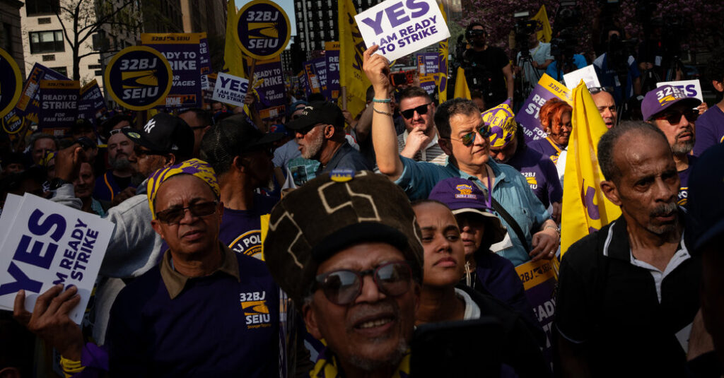 N.Y.C. Doormen and Building Owners Reach an Agreement to Avert a Strike